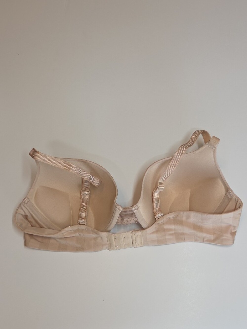 4 Bras in Mauve, Nude, Light Blue, and Pink Polka Dot. All 38B - Picture 5 of 13